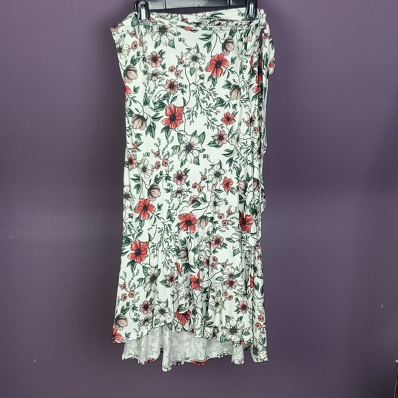 LuLaRoe Dresses & Skirts - NWT Lularoe Bella wrap skirt